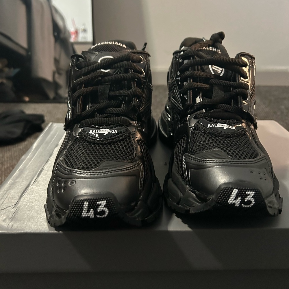 Balenciaga Kids Sneakers in Black - Picture 1 of 3